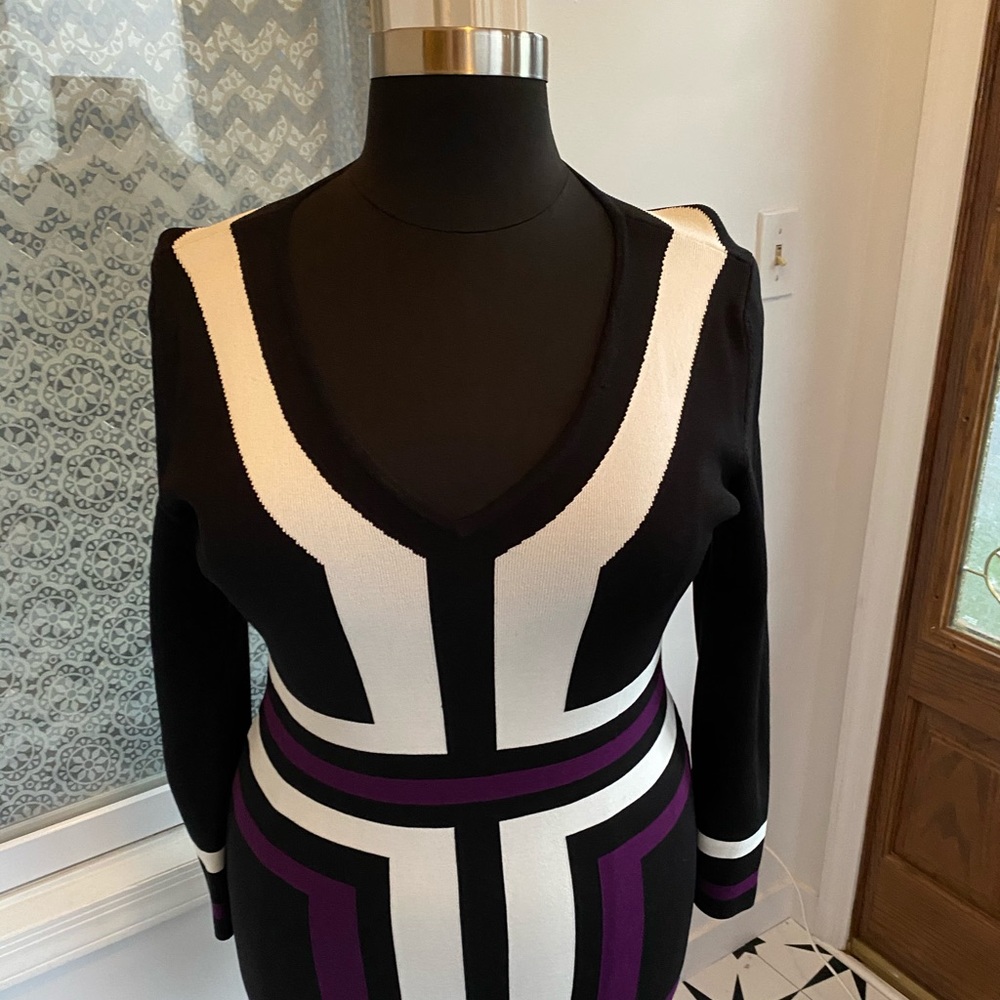 Color-blocked tunic sweater
